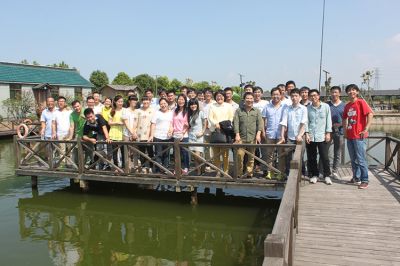 2015年6月,公司组织全体员工外出旅游
